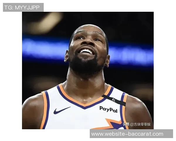 杜兰特半场表现稳定得分10分三分球未能命中展现全能能力 杜兰特半场表现稳定得分10分三分球未能命中展现全能能力