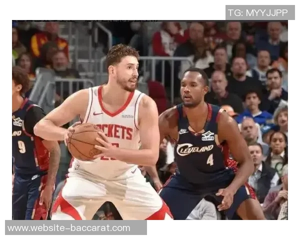 斯波赞小米切尔防守表现强烈侵略性契合球队战术需求 斯波赞小米切尔防守表现强烈侵略性契合球队战术需求