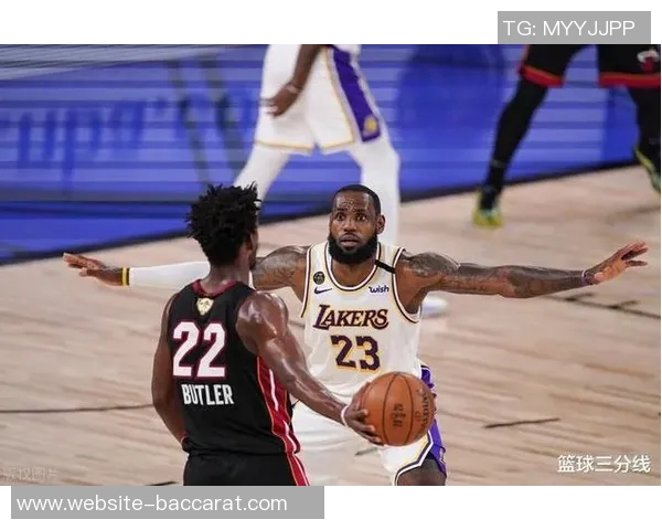 希罗表现平平17投6中三分命中率高但正负值全队最低 希罗表现平平17投6中三分命中率高但正负值全队最低