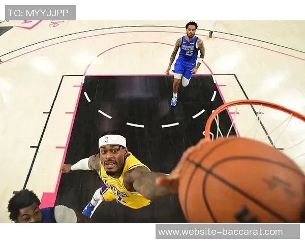 湖人残阵逆袭独行侠文森特首节火力全开八村表现出色半场领先13分