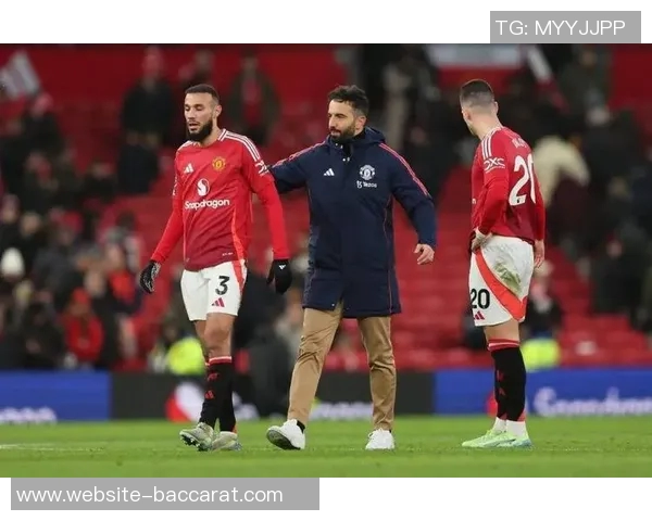 卡塞米罗遭遇撞击后主动请缨下场33岁仍难以替代的他何去何从