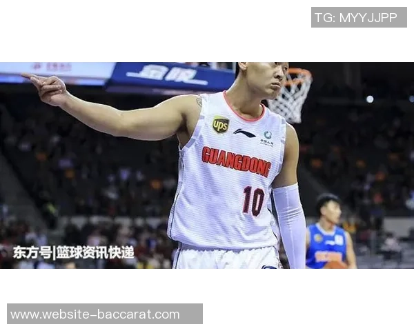 周琦与珀塞尔场上冲突升级双方互喷垃圾话险些爆发争斗