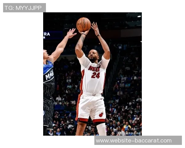 诺曼鲍威尔状态低迷14投仅4中贡献17分4篮板2抢断并有5次失误正负值为负8