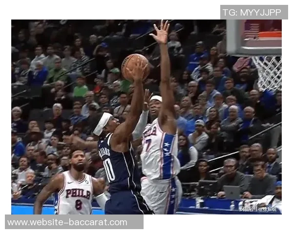 埃奇库姆表现出色四记三分助球队获胜贡献14分6篮板4助攻正负值11成为首发最高